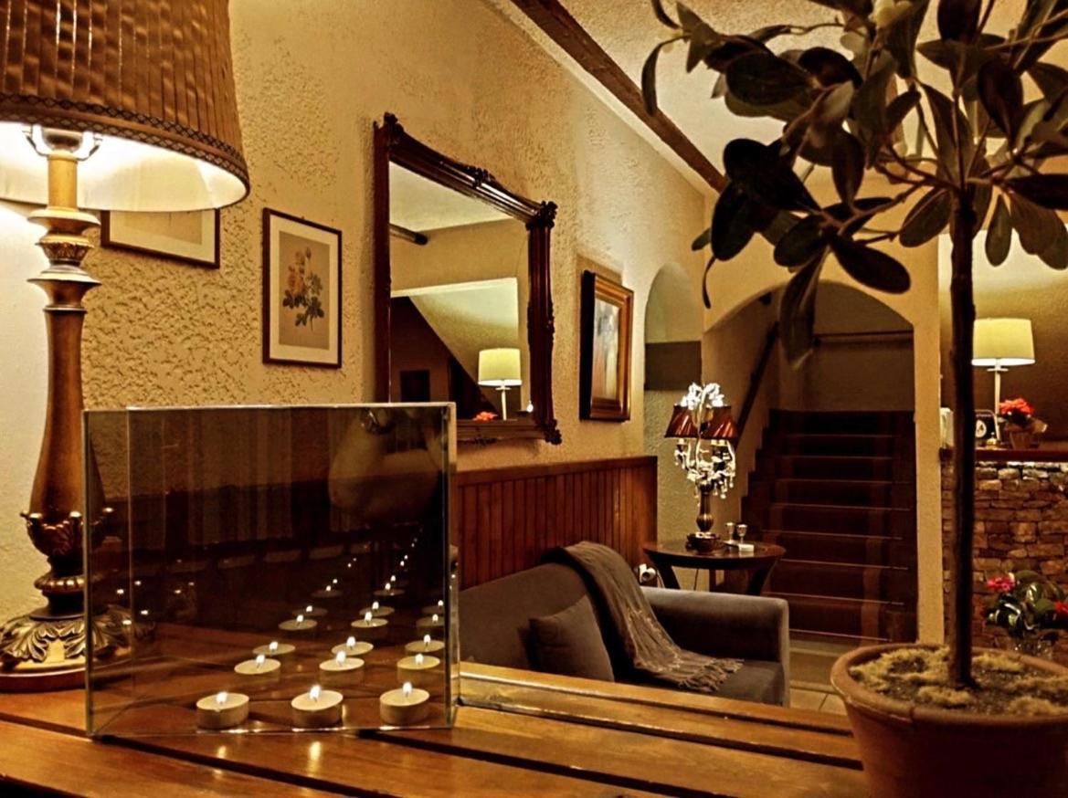 Fanaras Hotel 칼라브리타 외부 사진