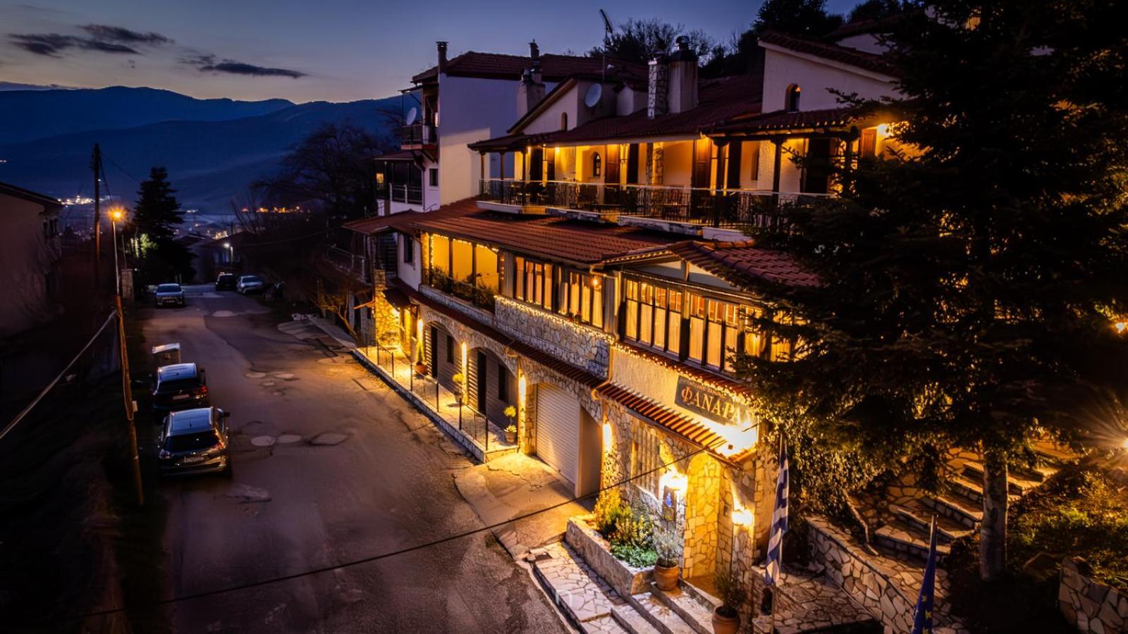 Fanaras Hotel 칼라브리타 외부 사진