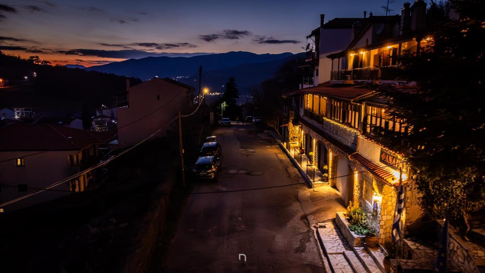 Fanaras Hotel 칼라브리타 외부 사진